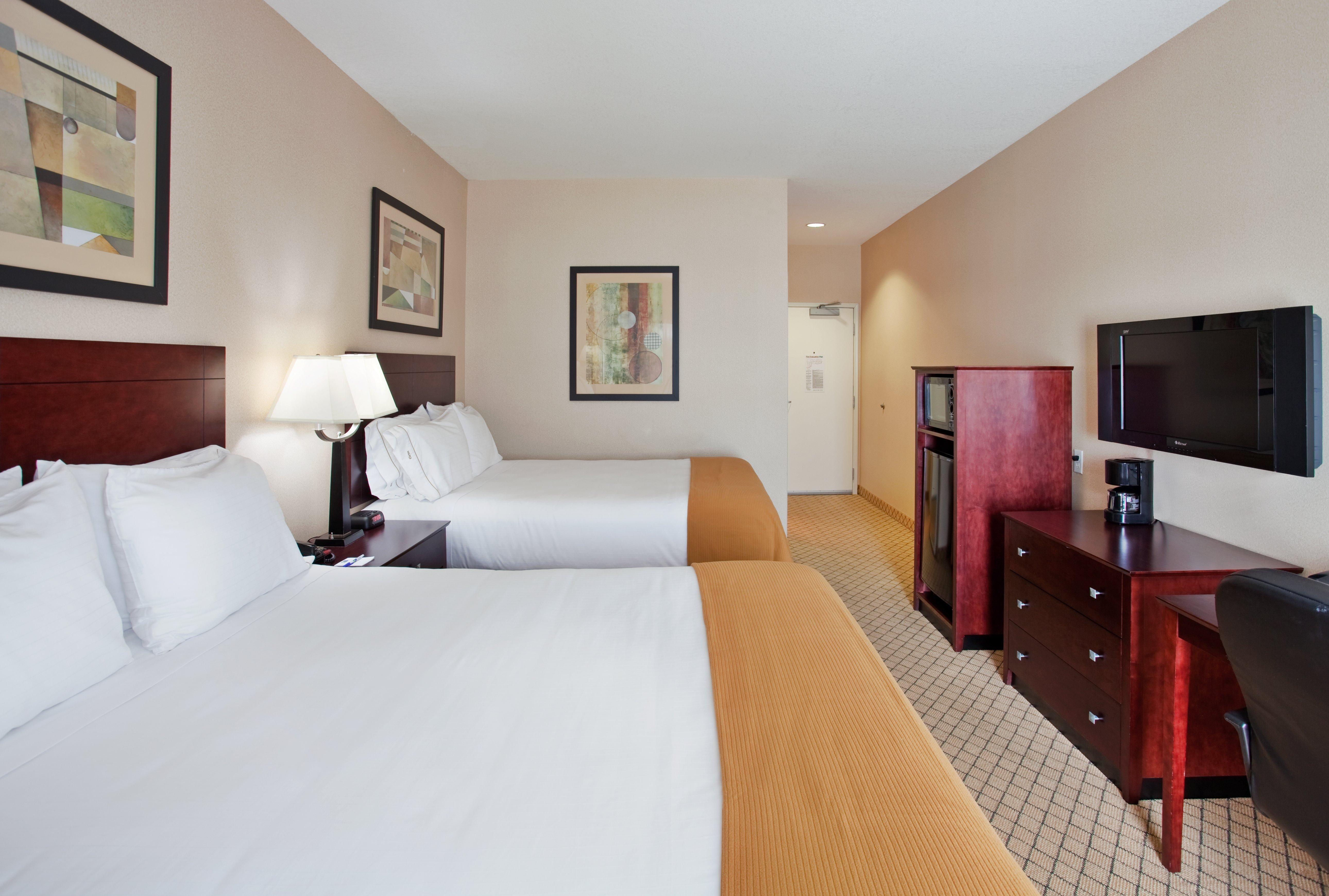 Holiday Inn Express Hotel & Suites Wichita Airport, An Ihg Hotel Bagian luar foto