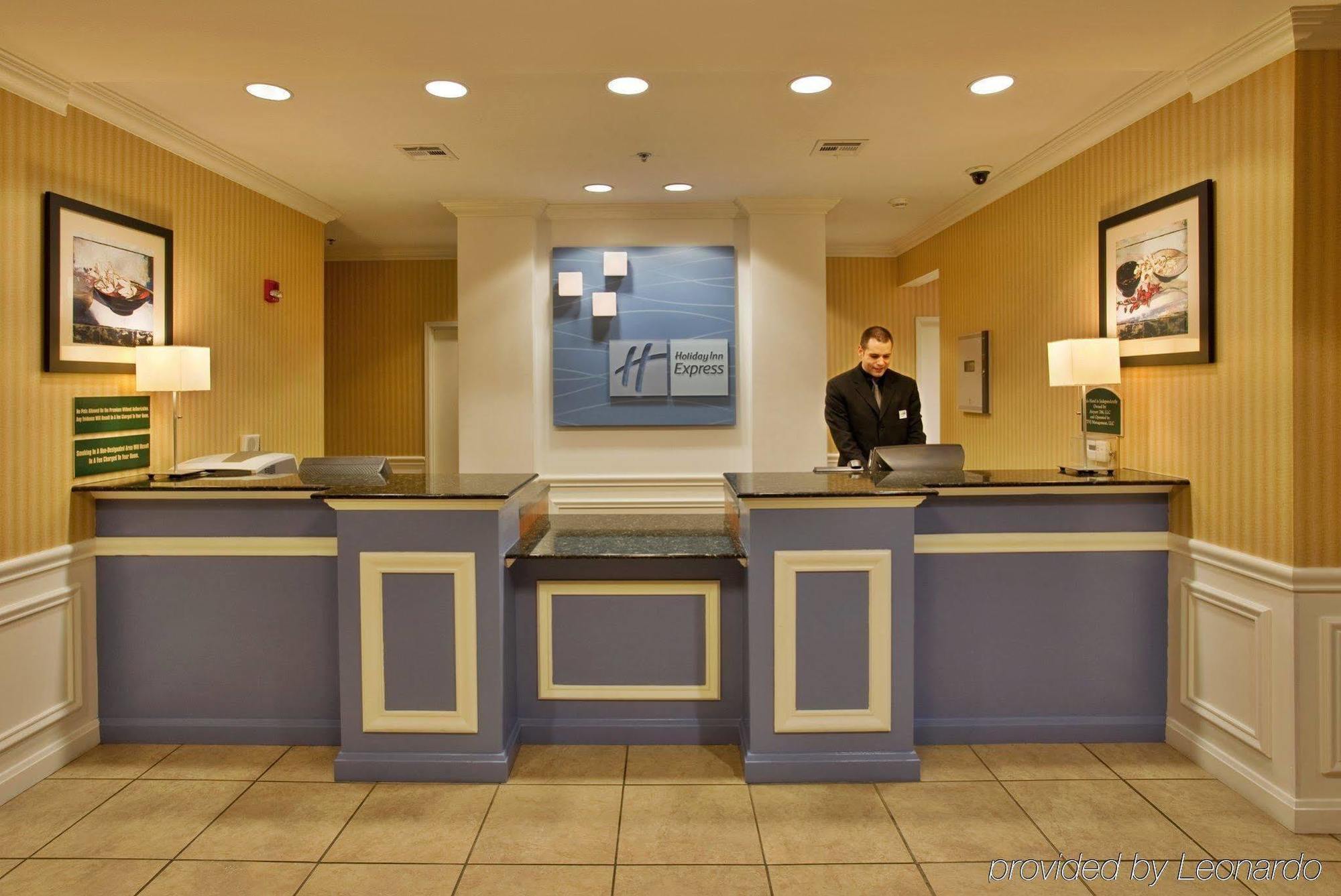 Holiday Inn Express Hotel & Suites Wichita Airport By Ihg Bagian luar foto